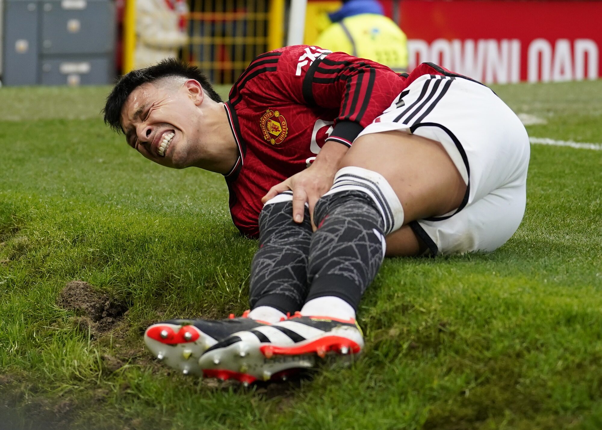 ลิซานโดร มาร์ติเนซ ได้รับบาดเจ็บเอ็นไขว้หัวเข่า ขณะที่แมนเชสเตอร์ ยูไนเต็ด ออกแถลงการณ์เกี่ยวกับการฟื้นตัวของกองหลัง