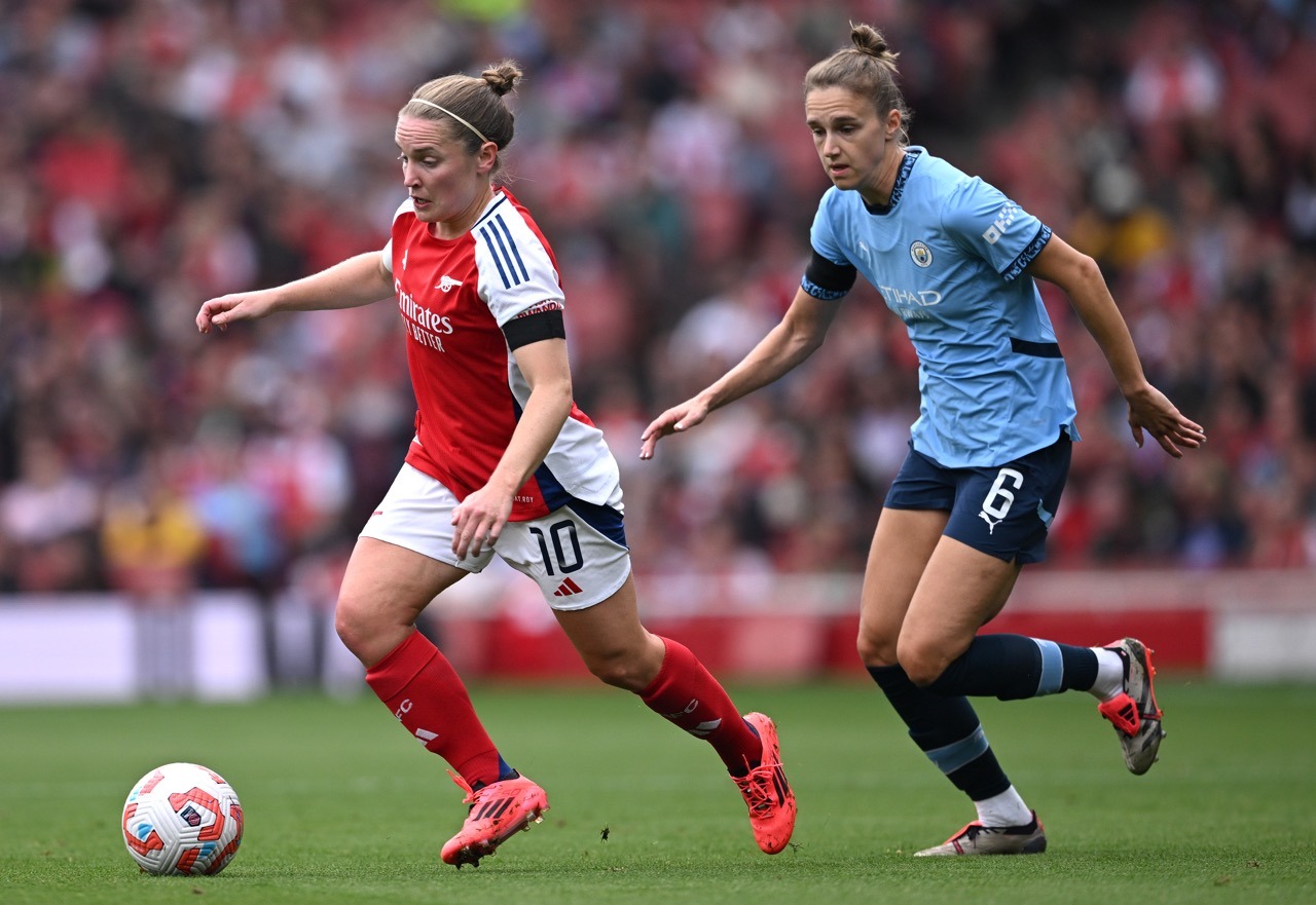 วีเมนส์ซูเปอร์ลีก: ลอเรน เจมส์ ยิงประตูชัยช่วงท้ายเกมให้กับเชลซี ชัยชนะครั้งสำคัญของแมนเชสเตอร์ ยูไนเต็ด อาร์เซนอล และแมนเชสเตอร์ ซิตี้