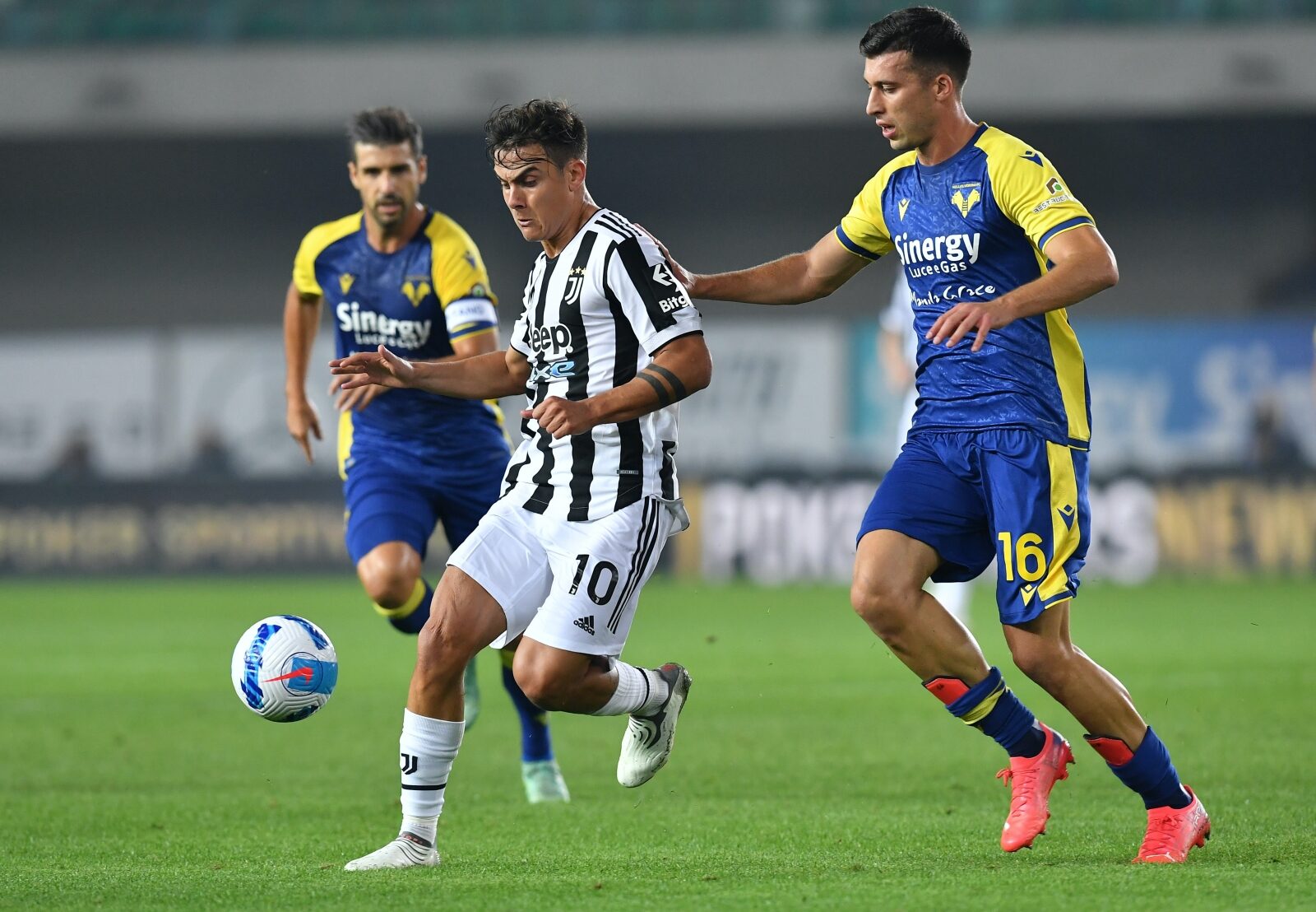 การวิเคราะห์การแข่งขันฟุตบอลระหว่าง ยูเวนตุส พบกับ เวโรน่า