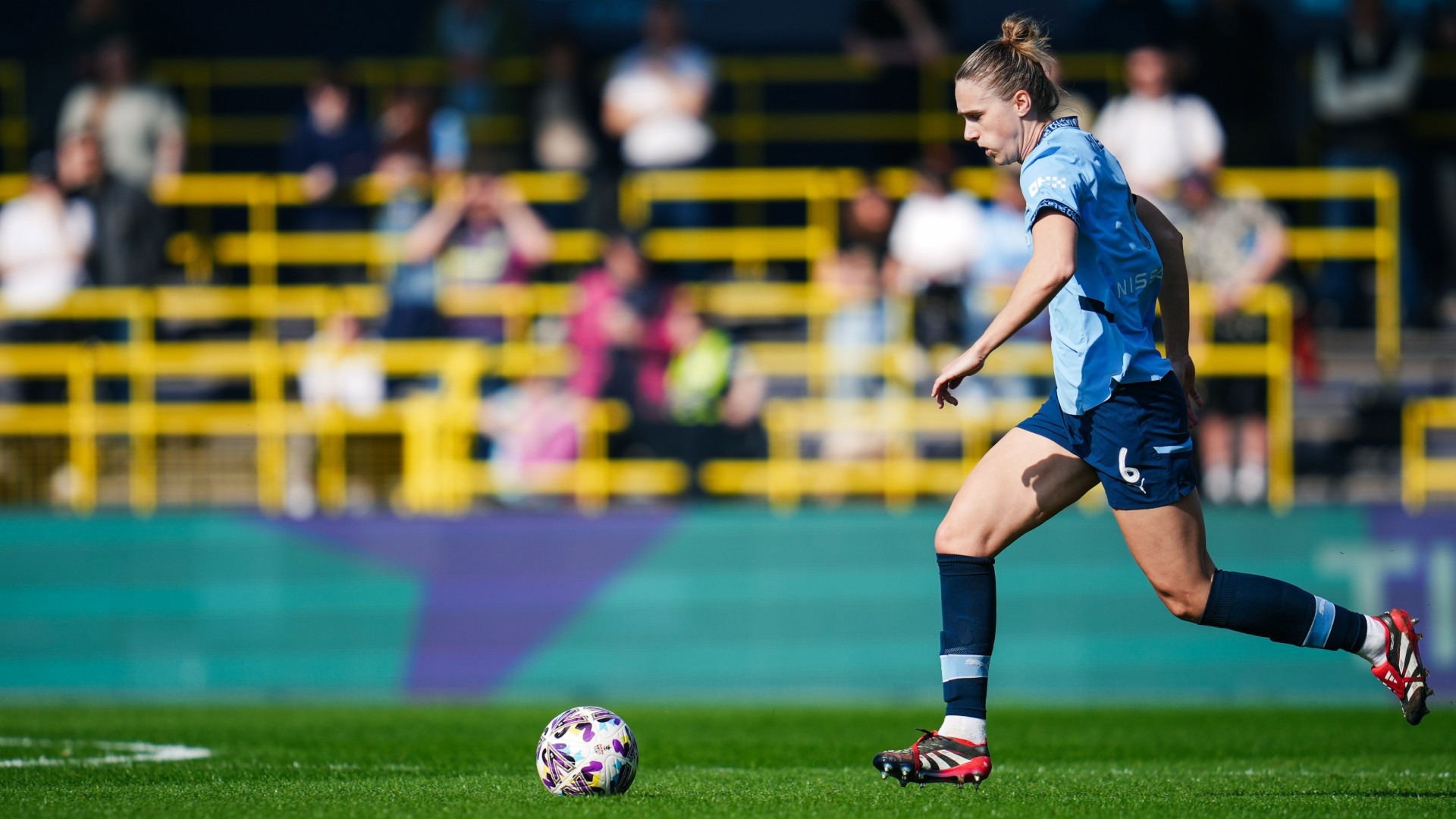 คาดิจา ชอว์ พาแมนฯ ซิตี้เข้ารอบรองชนะเลิศฟุตบอลหญิงเอฟเอ คัพ หลังเอาชนะแอสตัน วิลล่า และพบกับแมนเชสเตอร์ ยูไนเต็ด