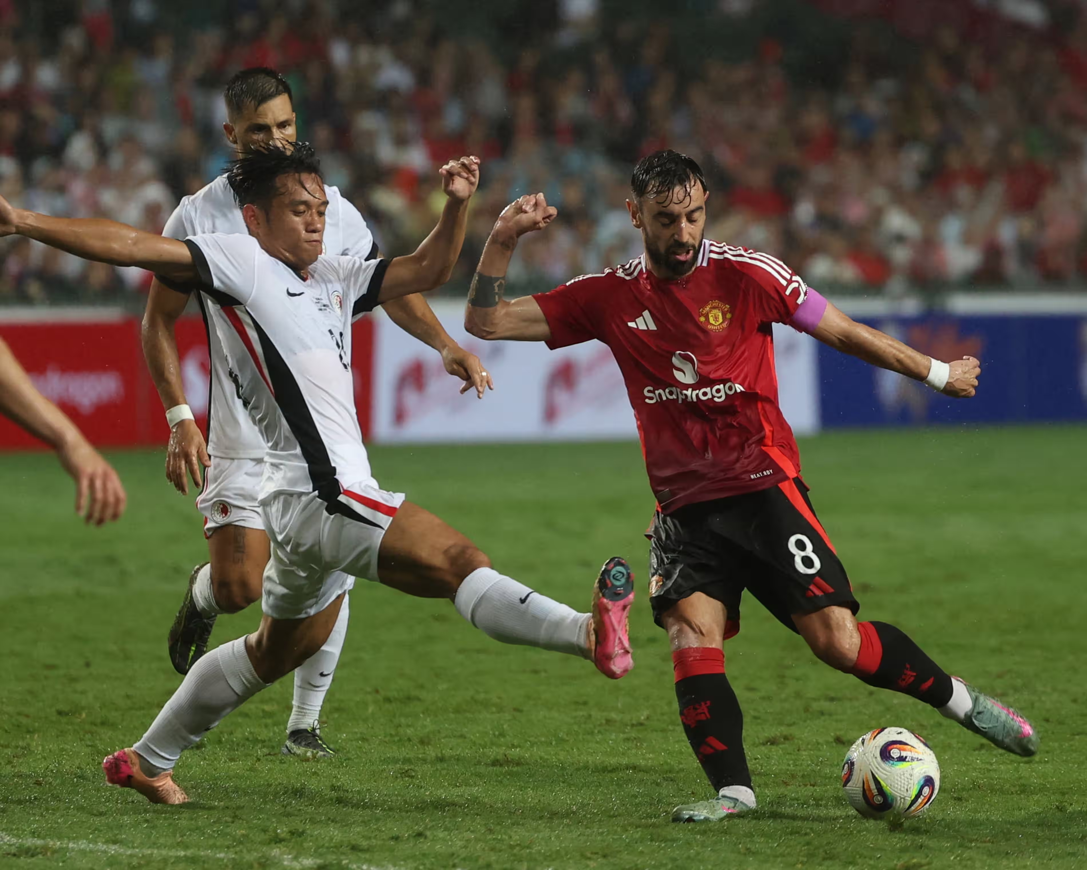 อาโมริม กล่าวว่า เฟอร์นันเดส 'ต้องการอยู่ต่อ' ที่แมนเชสเตอร์ ยูไนเต็ด ท่ามกลางกระแสข่าวเชื่อมโยงกับซาอุดิอาระเบีย