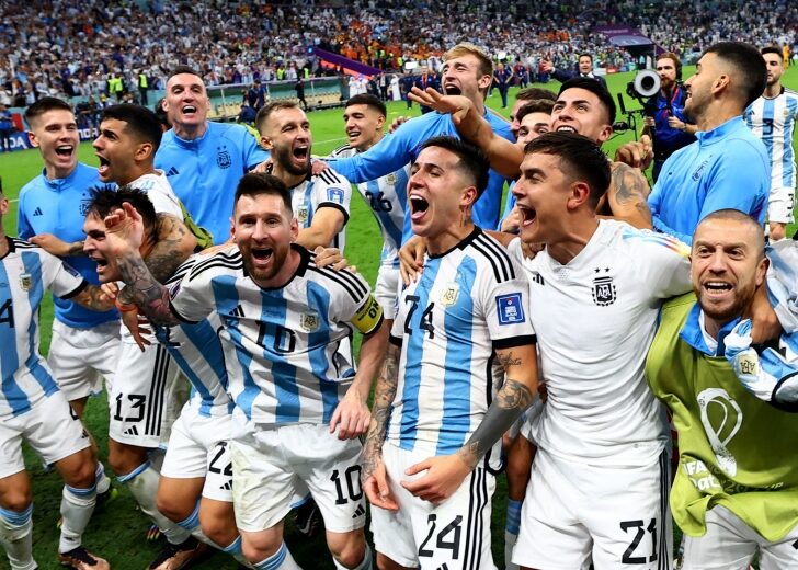 การแข่งขันระหว่าง ทีมชาติชิลี กับ ทีมชาติอาร์เจนตินา