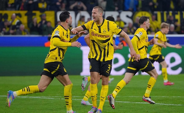 วิเคราะห์ผลการแข่งขันระหว่าง ฟลูมิเนนเซ่ พบกับ ดอร์ทมุนด์