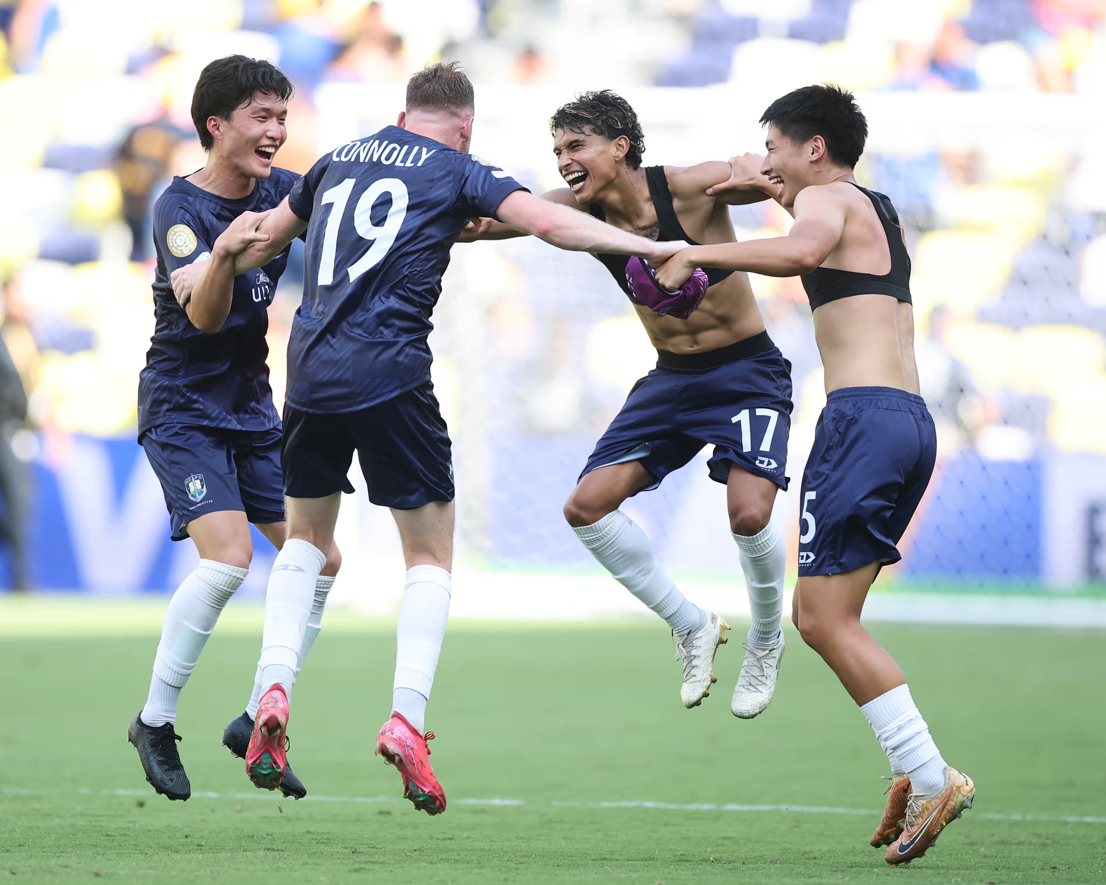 ชิงแชมป์สโมสรโลก: ออคแลนด์ ซิตี้ คว้าชัยเหนือโบคา จูเนียร์ส ขณะที่เบนฟิก้า เอาชนะบาเยิร์น