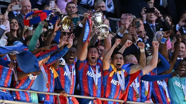 คริสตัล พาเลซ ทีมจากพรีเมียร์ลีกถูกปลดจากตำแหน่งในยูฟ่า ยูโรปา ลีก ฤดูกาลหน้า เนื่องจากกฎการเป็นเจ้าของหลายสโมสร