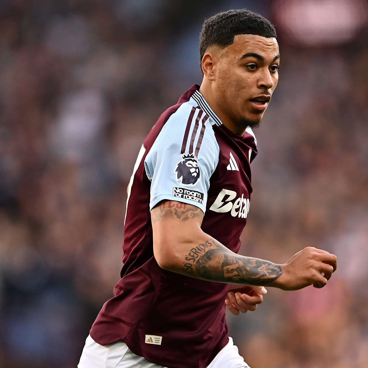 เชลซีวางแผนคว้าตัวมอร์แกน โรเจอร์ส ส่วนนิโคลัส แจ็คสันจะย้ายไปแอสตัน วิลล่า 