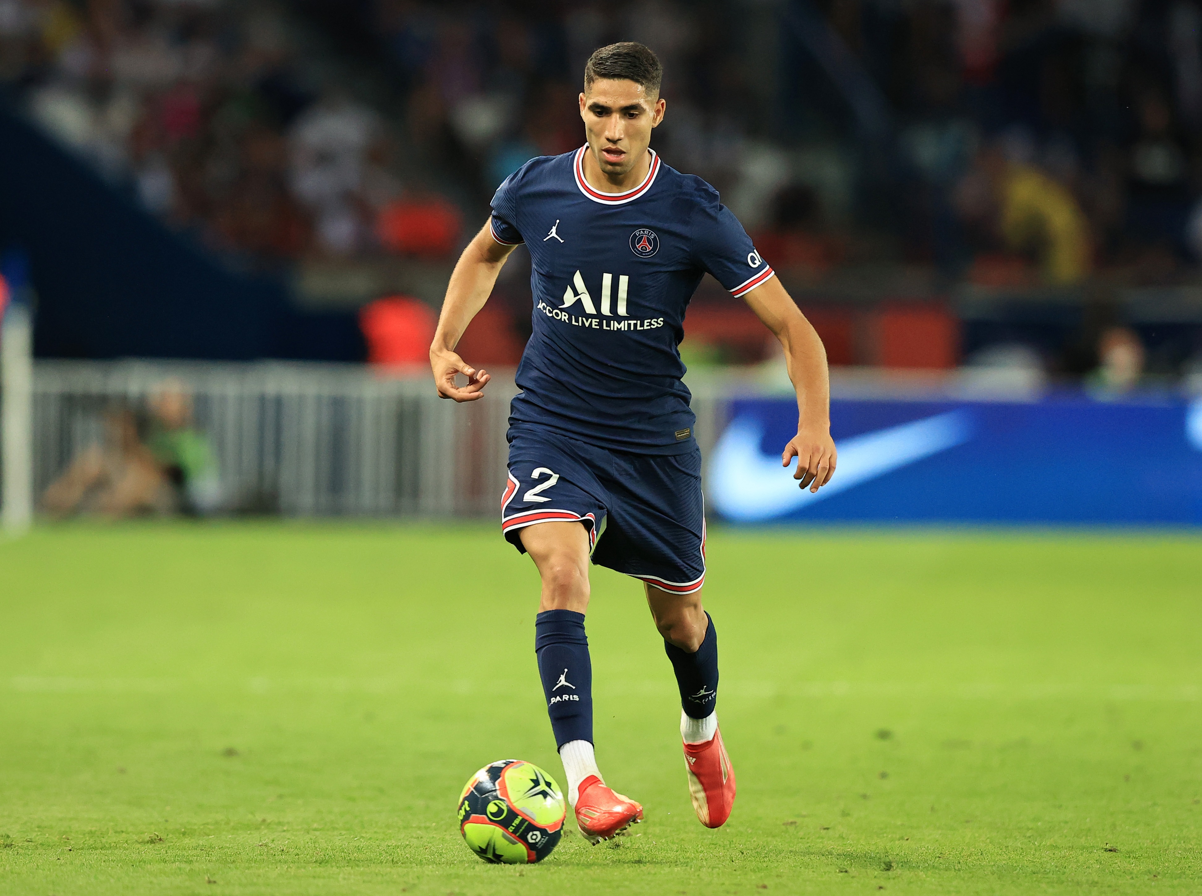 อัชราฟ ฮาคิมี่ แบ็กขวาของปารีส แซงต์ แชร์กแมง มั่นใจคว้ารางวัลบัลลงดอร์ แซงหน้า ลามีน ยามาล และ อุสมาน เดมเบเล่ นักเตะยอดเยี่ยมแห่งทวีป