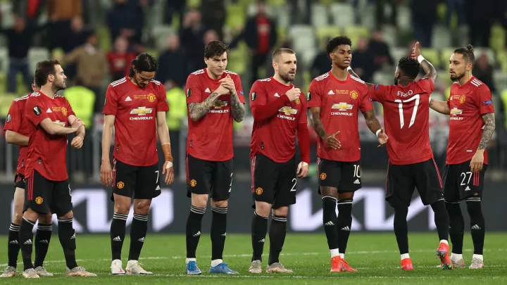 ตำนานพรีเมียร์ลีกทำนายตารางคะแนนสุดท้ายของฤดูกาล 2025/26 โดยแมนเชสเตอร์ยูไนเต็ดจะจบฤดูกาลด้วยอันดับต่ำอีกครั้ง  คุณเห็นด้วยหรือไม่