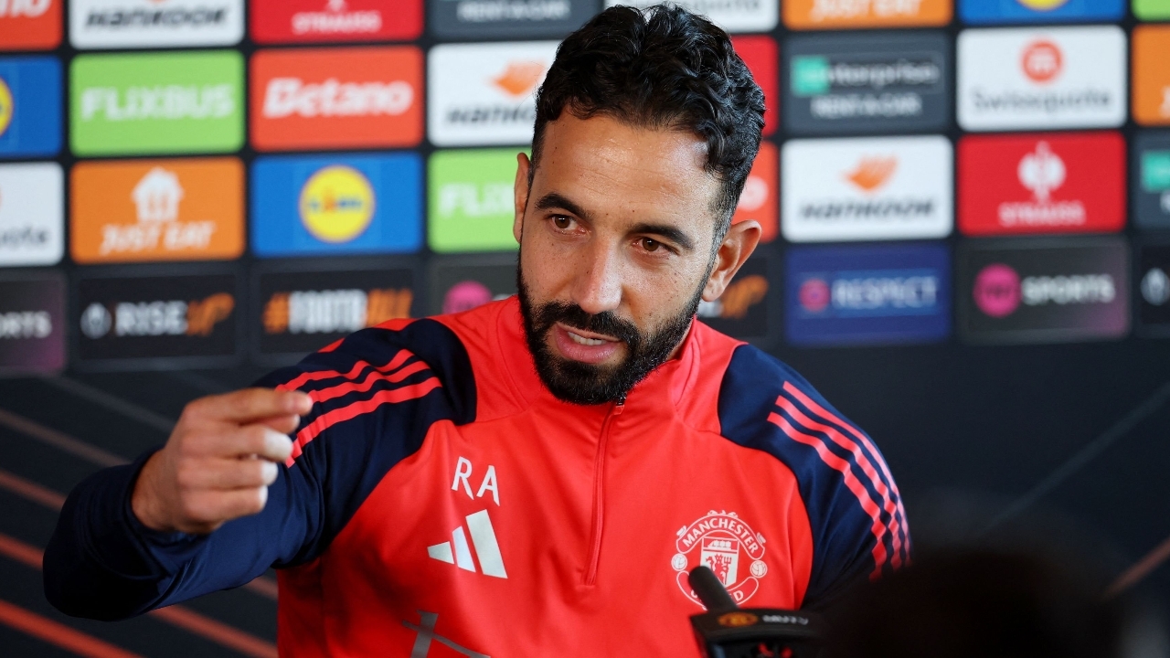 เซอร์จิม แรทคลิฟฟ์ กล่าวว่าแมนเชสเตอร์ ยูไนเต็ดจะไม่ตัดสินใจแบบ หุนหันพลันแล่น เกี่ยวกับอนาคตของรูเบน อโมริม ซึ่งเป็น โค้ชผู้ยิ่งใหญ่     