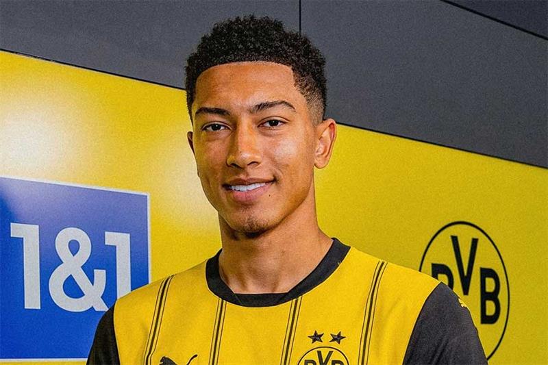 แมนเชสเตอร์ ยูไนเต็ด กำลังพิจารณาที่จะยืมตัวดาวรุ่งของทีม ดอร์ทมุนด์