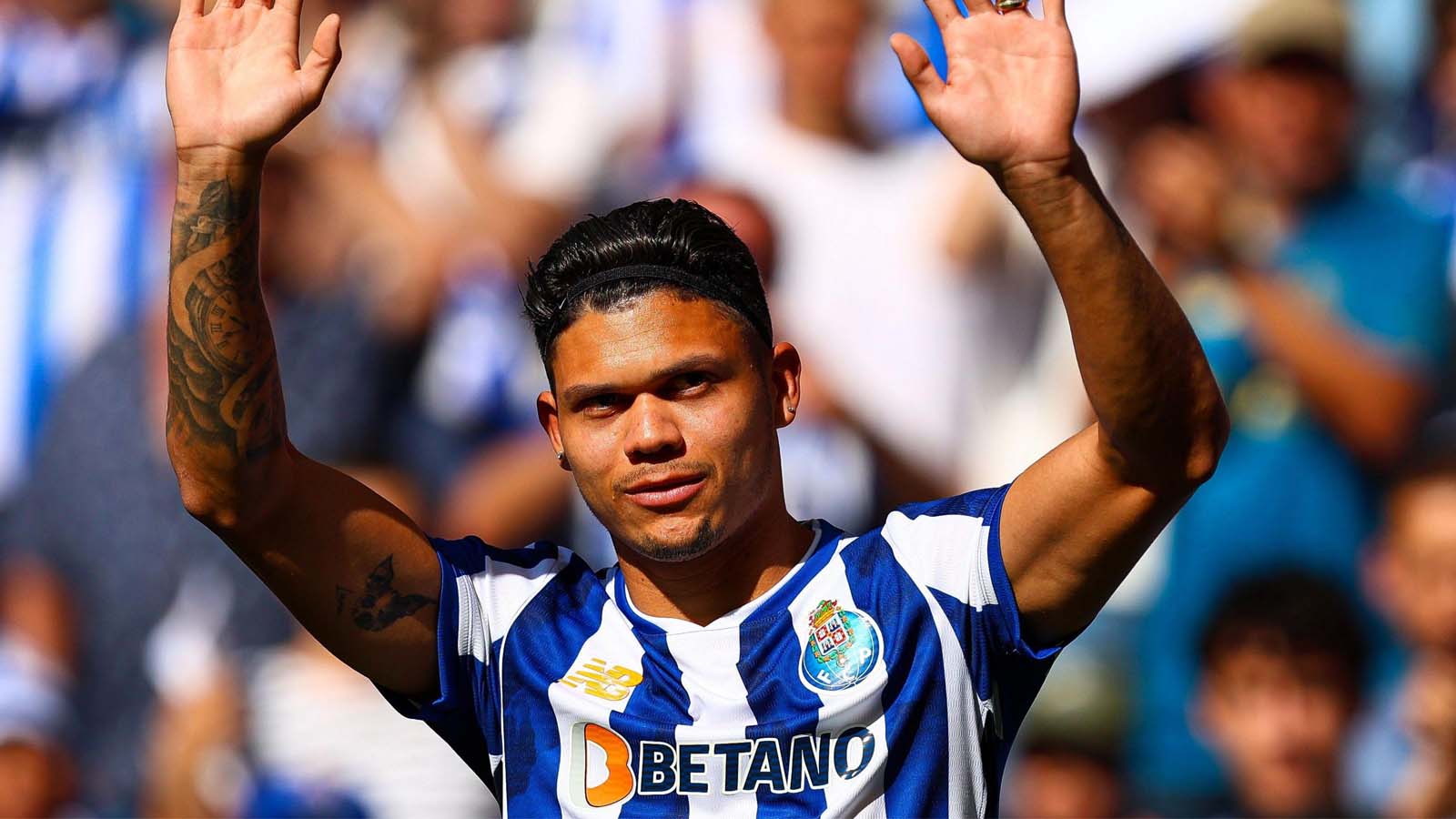 บอร์นมัธกำลังแย่งตัวนักเตะดาวเด่นจากเซบีย่ากับสองสโมสรในพรีเมียร์ลีก