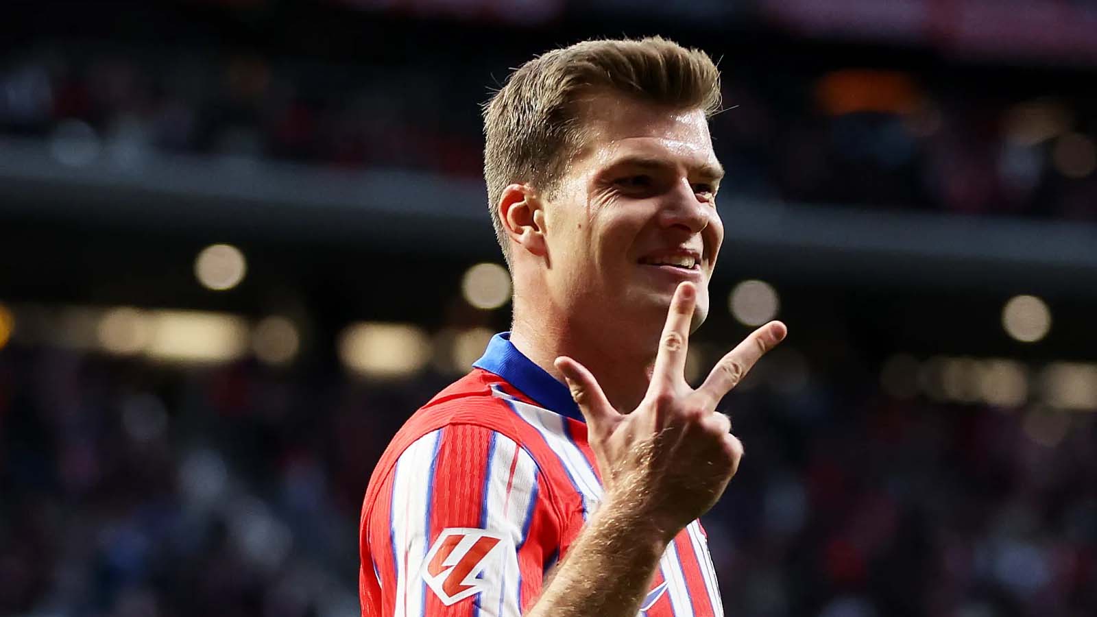 อเล็กซานเดอร์ ซอร์ลอธ กองหน้าของแอตเลติโก มาดริด เตรียมย้ายไปซาอุดีอาระเบียด้วยค่าตัวมหาศาลกองหน้าของเวสต์แฮม ยูไนเต็ด เตรียมย้ายทีมแบบยืมตัว