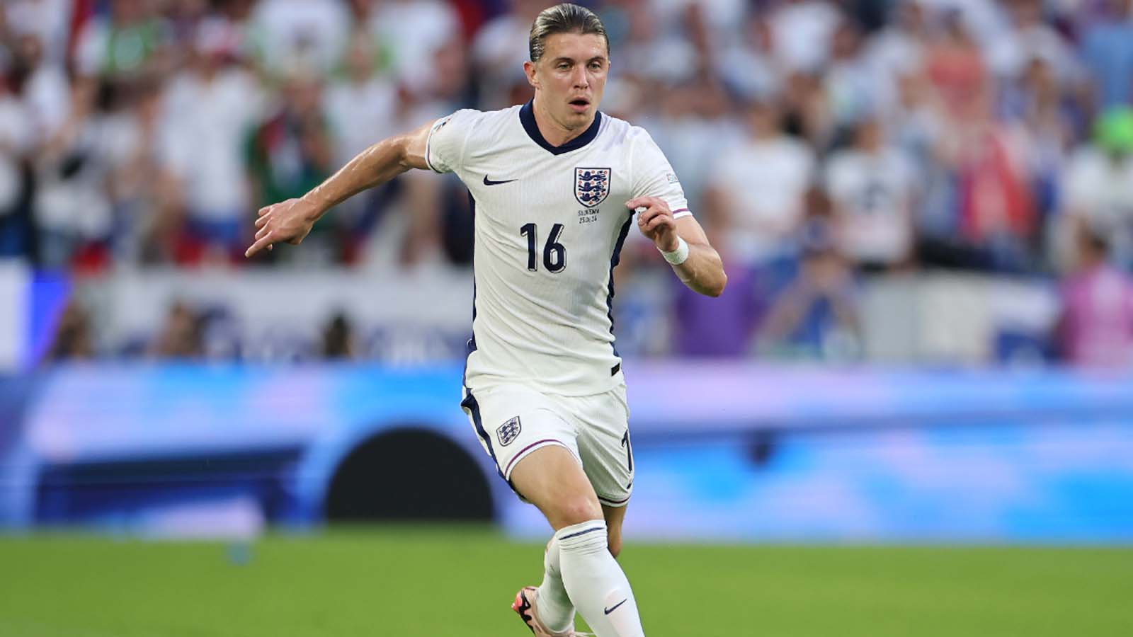 คอนอร์ กัลลาเกอร์ และ อีแวน เฟอร์กูสัน มีข่าวว่ากำลังจะย้ายทีม ขณะที่วัตฟอร์ด ใกล้บรรลุข้อตกลง กับ เอโดอาร์โด โบเว