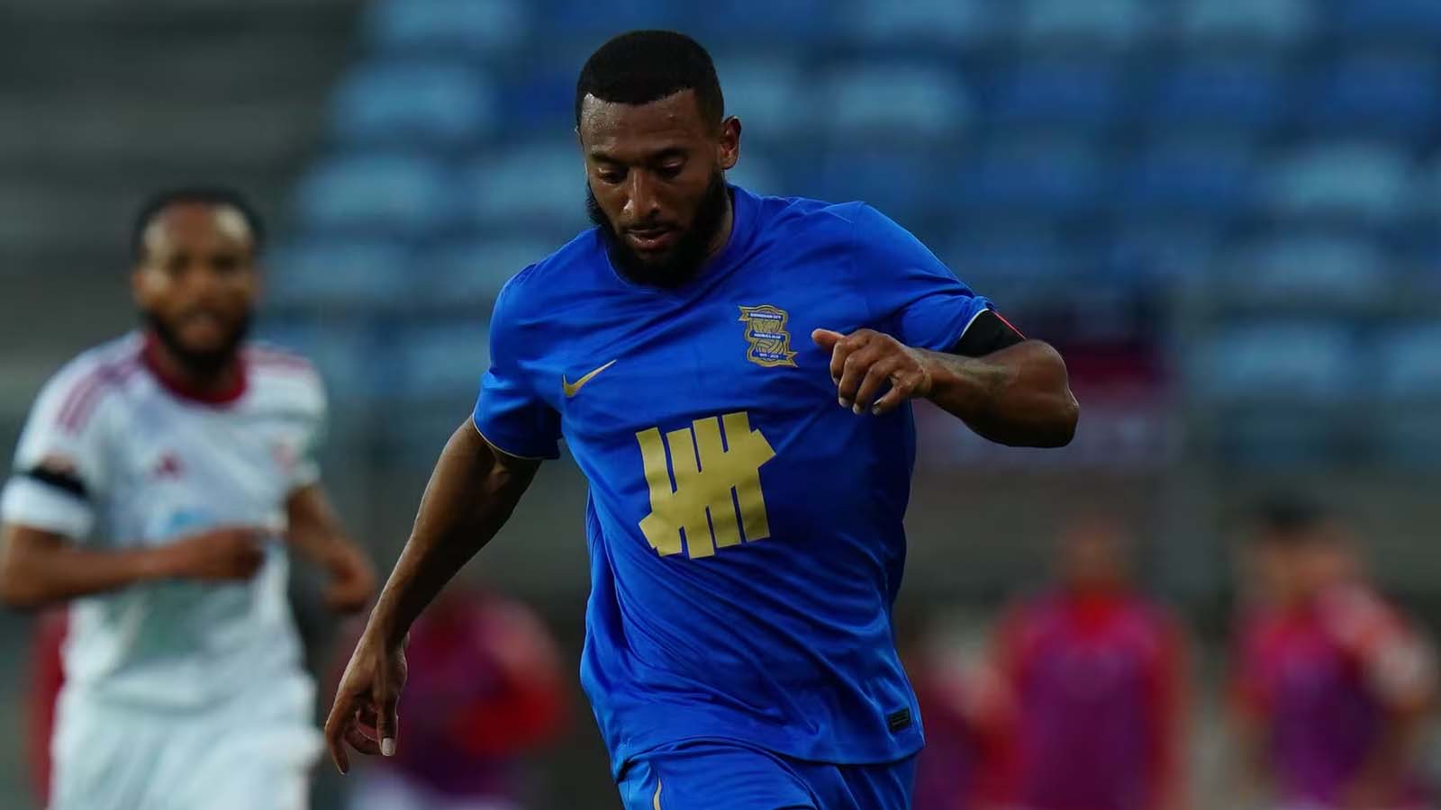 เบอร์มิงแฮม ซิตี้ อยู่ในขั้นตอนสุดท้ายของการเจรจาคว้าตัวมิดฟิลด์ที่ลงเล่นในลาลีกา 49 นัด