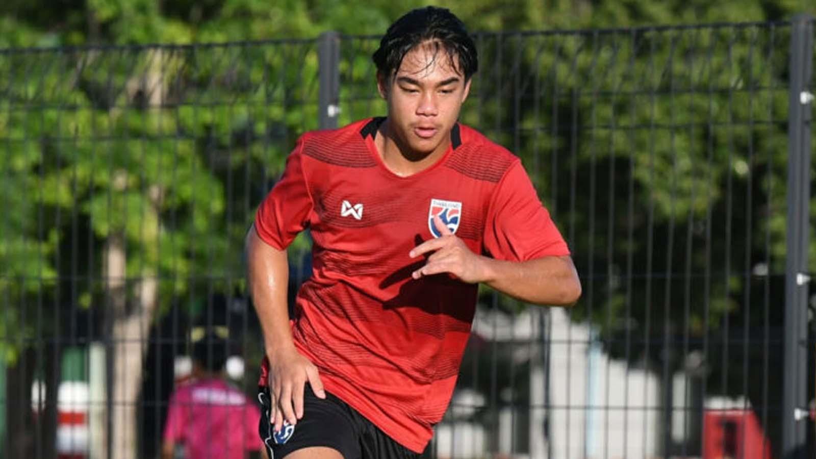 ธีรภัทร ปรือทอง ลาผอ.อัสสัมชัญฯ ก่อนซบคอนซาโดเล่ ซัปโปโร ลุยเจลีก 2