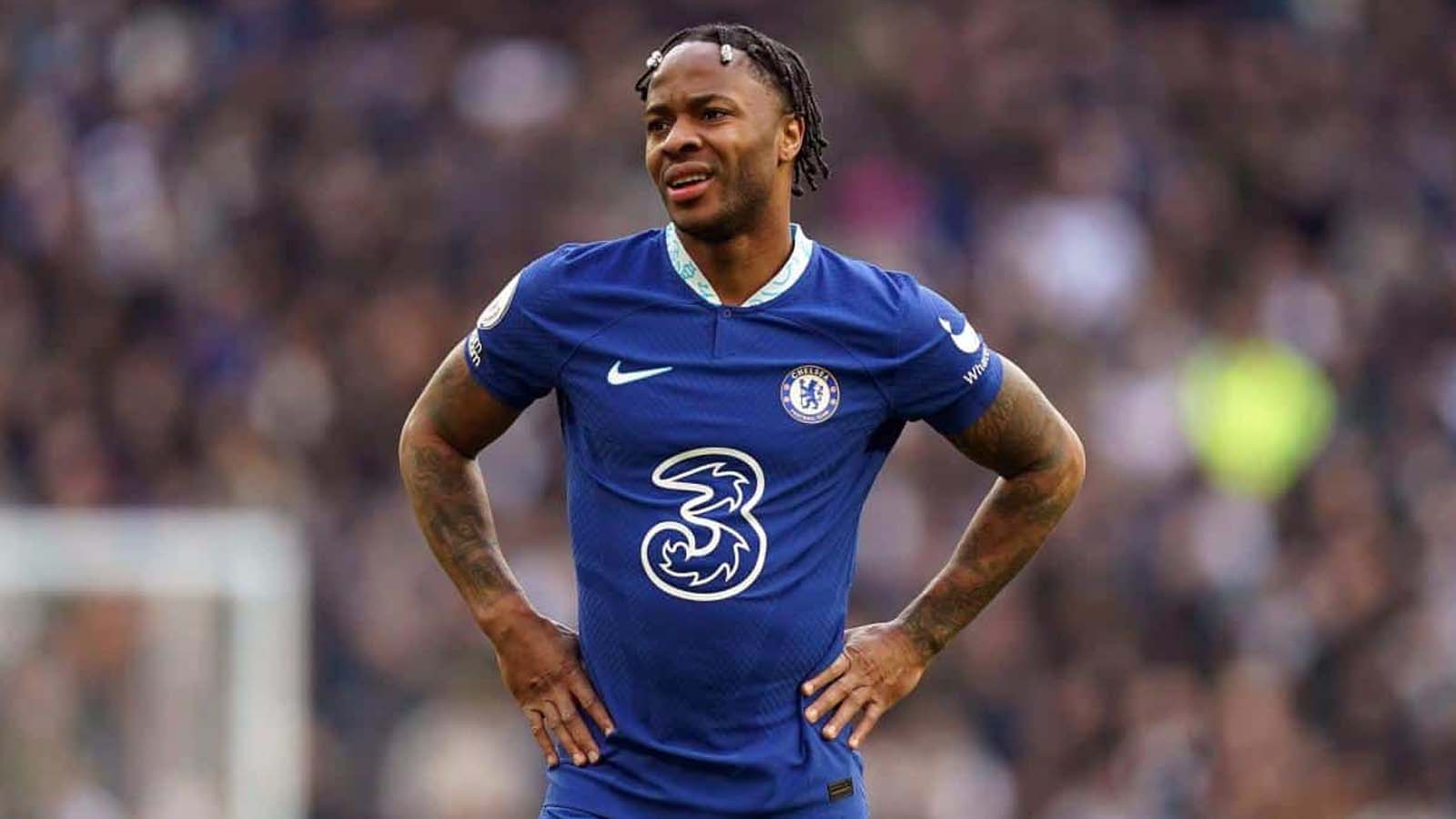 ราฮีม สเตอร์ลิง กองหน้ากำลังเจรจากับสโมสรในเซเรียอา โดยอดีตเพื่อนร่วมทีมชักชวนให้เขาไปอิตาลี