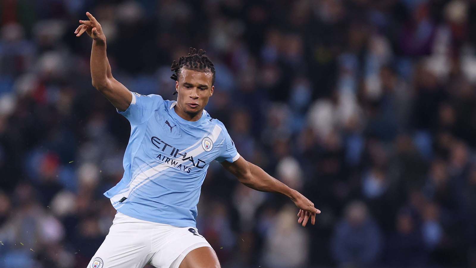 แมนฯ ซิตี้ สองทีมคู่ปรับจากอิตาลีเตรียม แย่งชิงนาธาน อาเก้